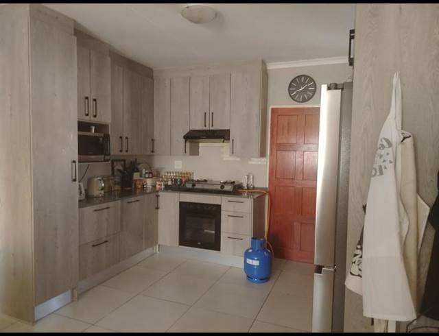 3 BEDROOM HOUSE FOR SALE IN IVY PARK